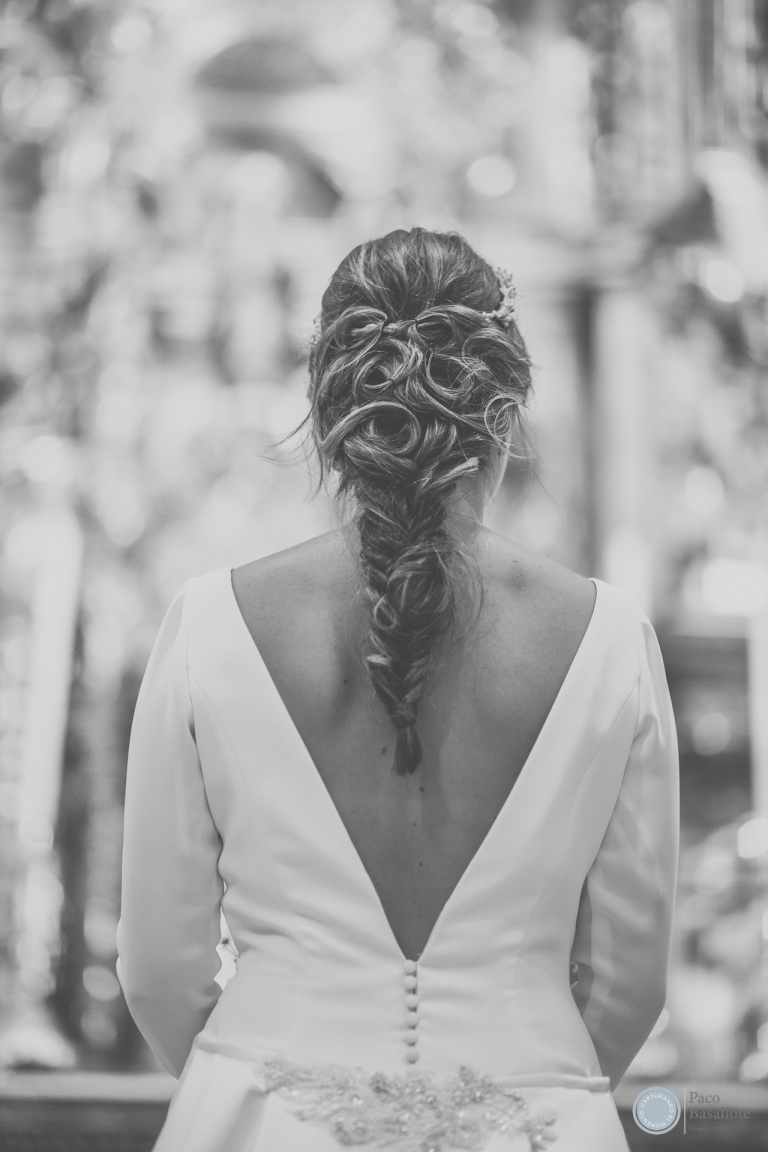 Fotografia artistica de boda en Sevilla, detalle peinado novia
