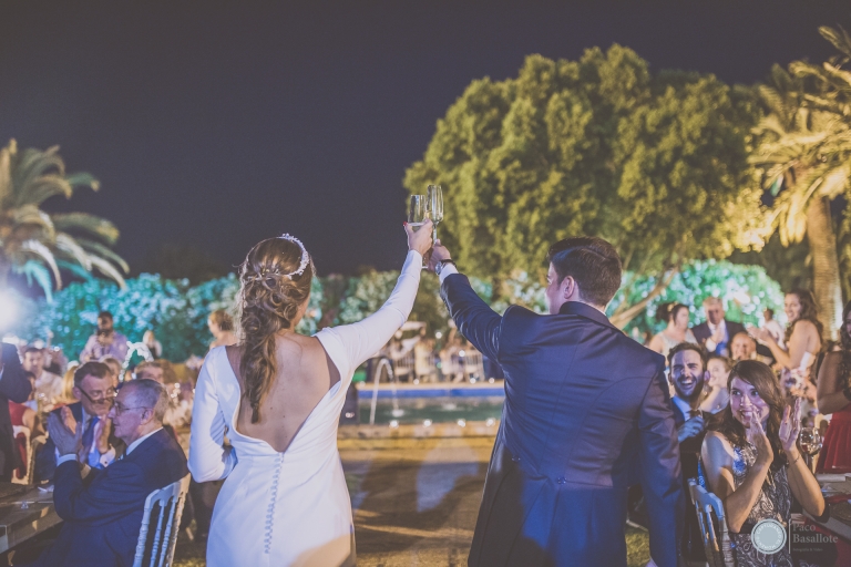 Brindis de los novios. Fotografía de boda en Sevilla por Paco Basallote